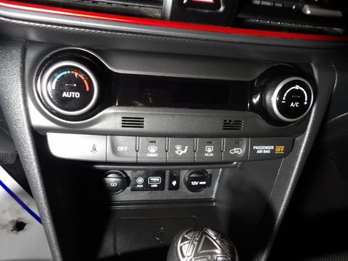 Used 2019 Hyundai Kona Ultimate AWD/4WD image 28