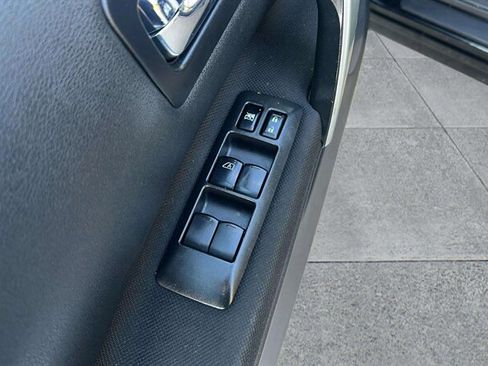 Used 2012 Nissan Rogue S image 16