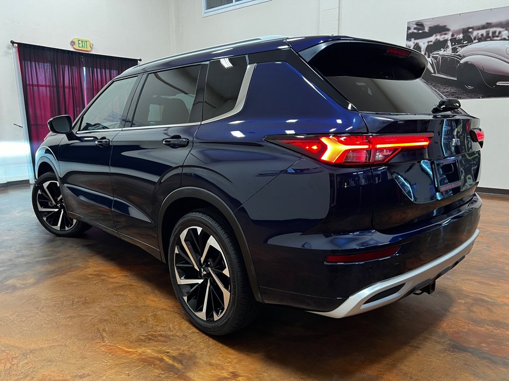 Used 2022 Mitsubishi Outlander SEL FWD image 2