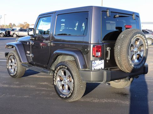 Used 2017 Jeep Wrangler Sahara image 5