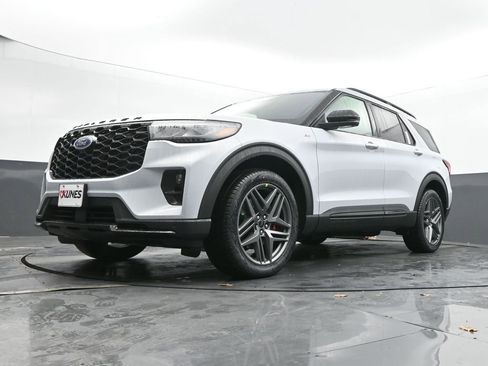 New 2026 Ford Explorer ST-Line w/ ST-Line Street Pack AWD/4WD image 46