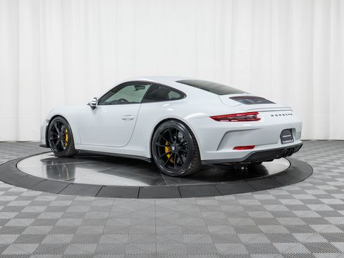 Certified 2018 Porsche 911 GT3 RWD image 3