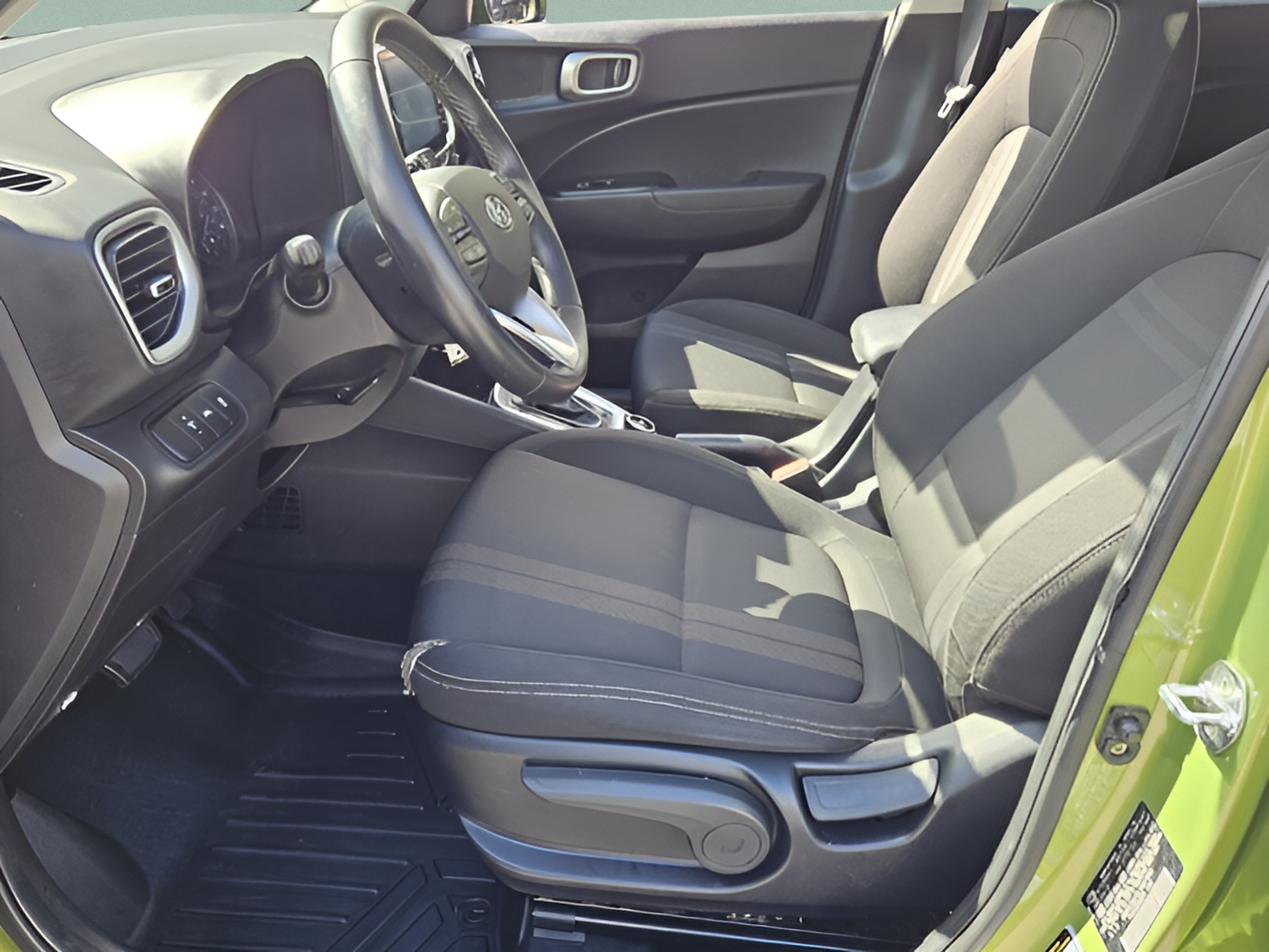 Used 2020 Hyundai Venue SEL w/ Convenience Package FWD image 8
