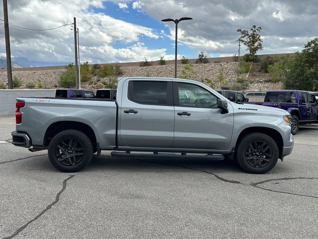 Used 2024 Chevrolet Silverado 1500 Custom w/ Turbomax Blackout Package AWD/4WD image 9