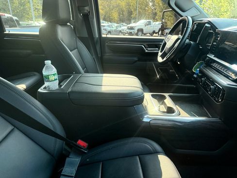 Used 2025 Chevrolet Silverado 2500 LTZ w/ Trail Boss Package AWD/4WD image 9
