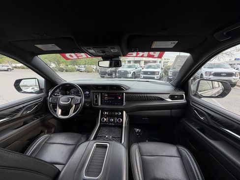 Used 2023 GMC Yukon Denali AWD/4WD image 27