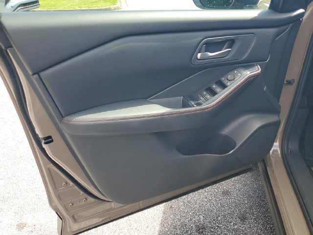 Certified 2026 Nissan Rogue SV AWD/4WD image 26