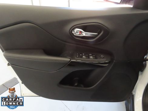 Used 2023 Jeep Cherokee Altitude Lux image 11