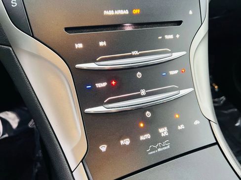 Used 2014 Lincoln MKZ Sedan 4D w/ Equipment Group 102A Reserve image 25