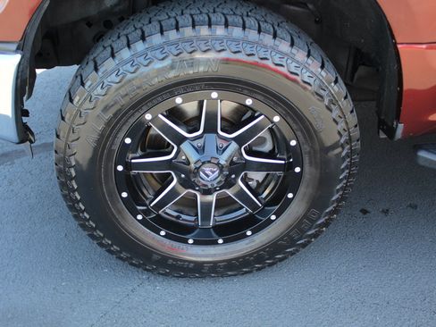 Used 2015 Ford F150 XLT w/ Equipment Group 302A Luxury AWD/4WD image 12