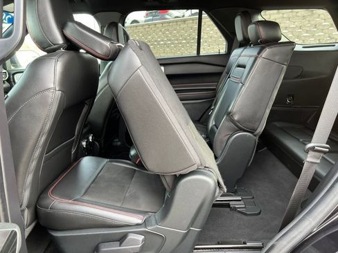 Certified 2022 Ford Explorer ST-Line w/ Class IV Trailer Tow Package image 6