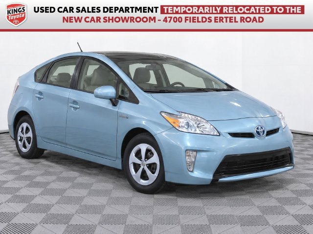 Used 2015 Toyota Prius Three w/ Solar Roof Package FWD image 1