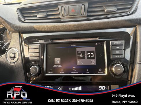 Used 2018 Nissan Rogue SV image 26