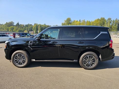 New 2025 Nissan Armada SL image 8