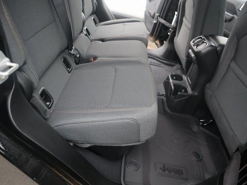 New 2026 Jeep Gladiator Sport image 13