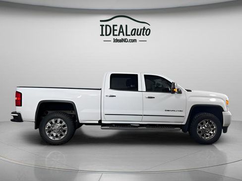 Used 2017 GMC Sierra 2500 Denali image 4