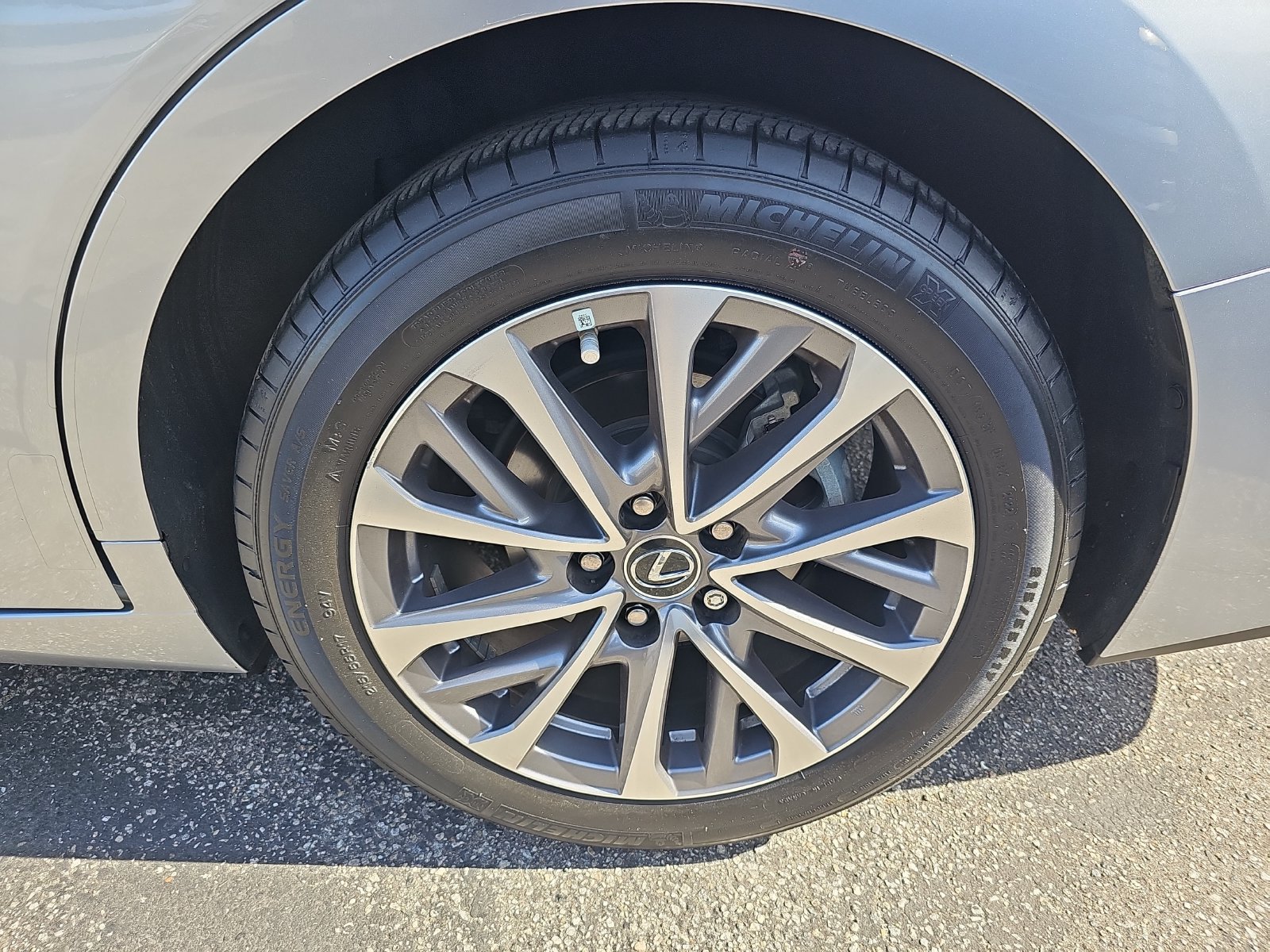 Used 2022 Lexus ES 350 w/ Accessory Package FWD image 39