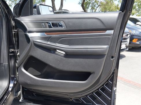 Used 2017 Ford Explorer Limited AWD/4WD image 19