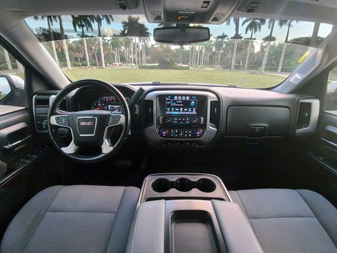 Used 2017 GMC Sierra 1500 SLE w/ SLE Value Package image 10