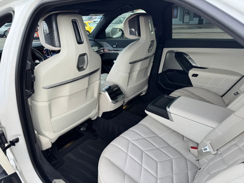 Used 2023 BMW 760i xDrive w/ Executive Package AWD/4WD image 29