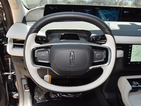 New 2026 Lincoln Navigator Reserve AWD/4WD image 23