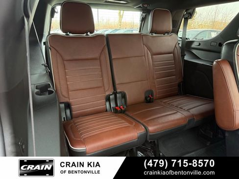 Used 2023 GMC Yukon Denali Ultimate image 32