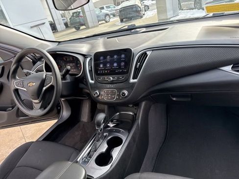 Used 2023 Chevrolet Malibu LT image 32