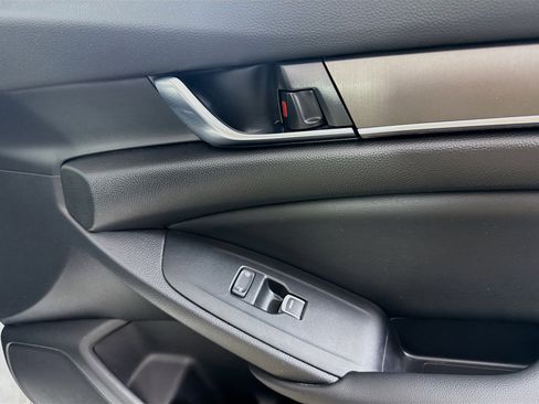 Used 2022 Honda Accord LX image 31