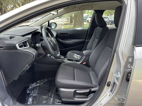 Used 2025 Toyota Corolla LE FWD image 24