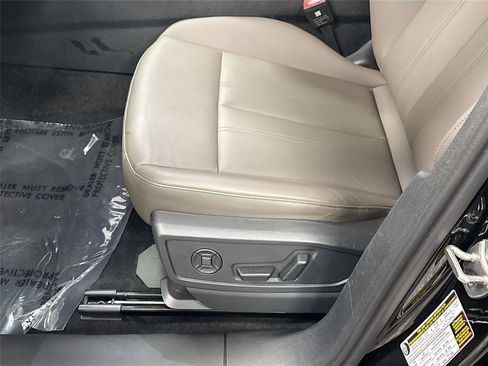 Certified 2025 Audi Q5 Premium w/ Convenience Package AWD/4WD image 20