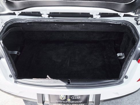 Used 2017 Aston Martin Vanquish S image 29