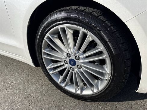 Used 2016 Ford Fusion SE w/ Equipment Group 202A FWD image 14