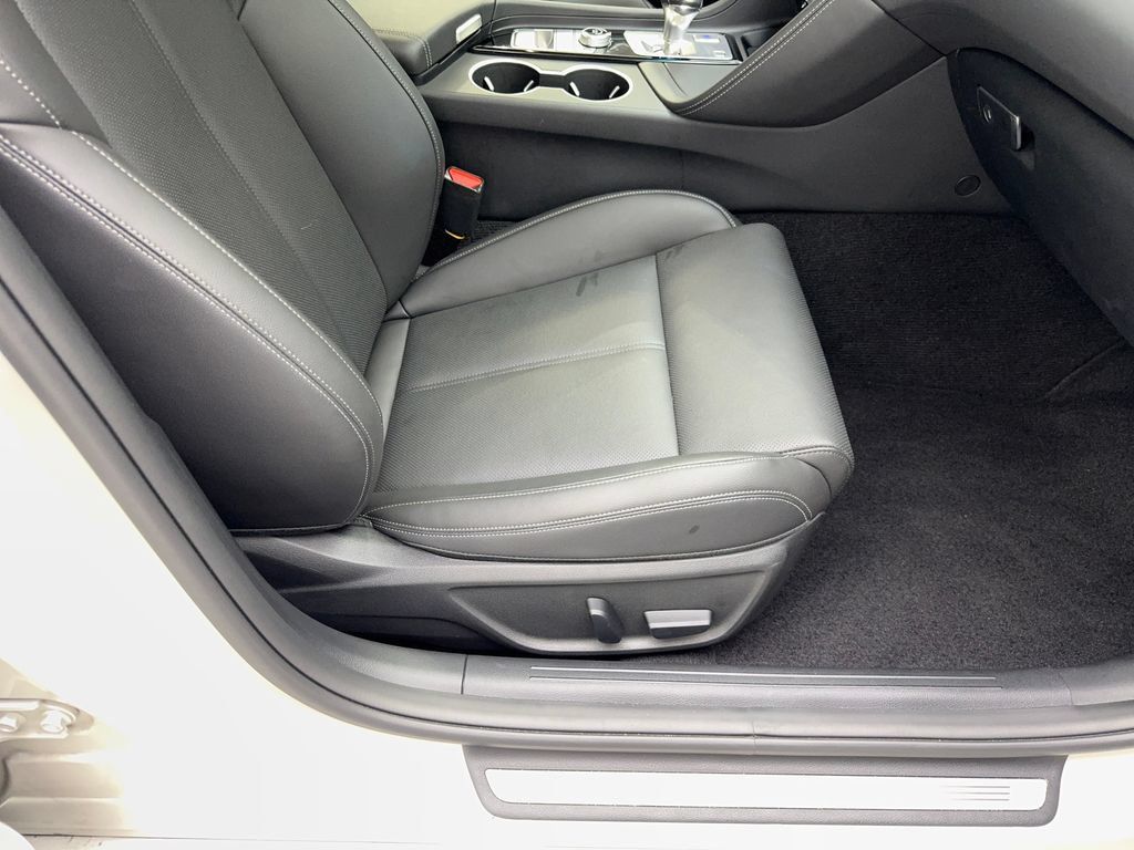 Used 2026 Genesis G70 2.5T RWD image 41