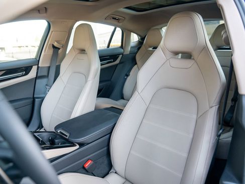 Certified 2025 Porsche Panamera 4 AWD/4WD image 5