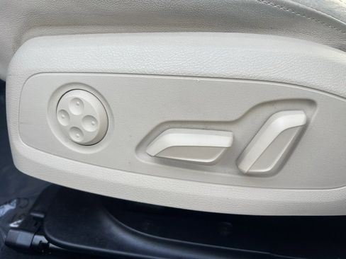 Used 2023 Audi A4 2.0T Premium w/ Convenience Package image 13