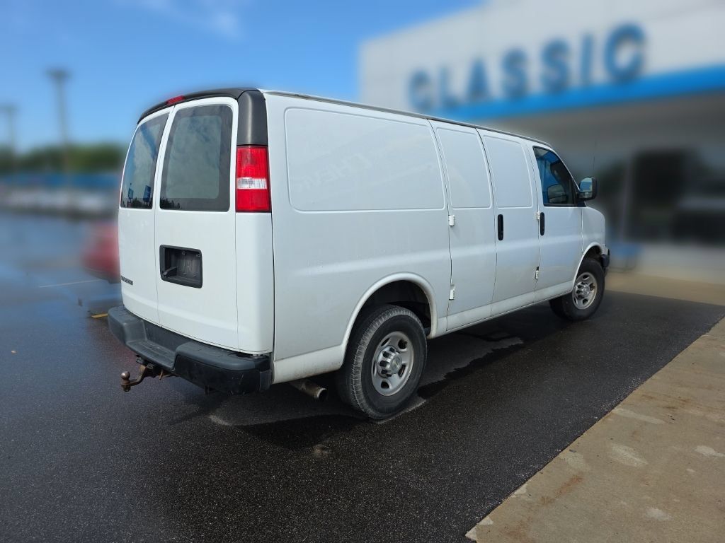 Used 2020 Chevrolet Express 2500 w/ Driver Convenience Package RWD image 4
