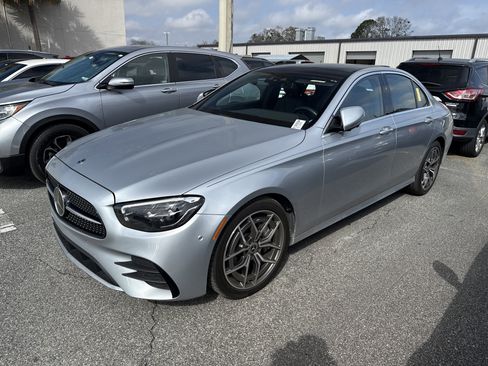 Used 2021 Mercedes-Benz E 350 4MATIC Sedan w/ Premium Package image 2
