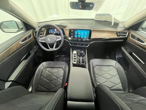 New 2026 Volkswagen Atlas SE image 13