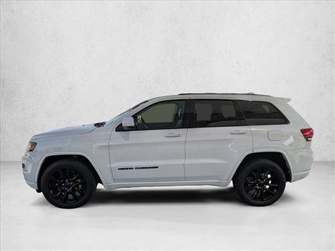Used 2018 Jeep Grand Cherokee Altitude image 9