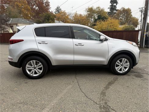 Used 2018 Kia Sportage LX image 8