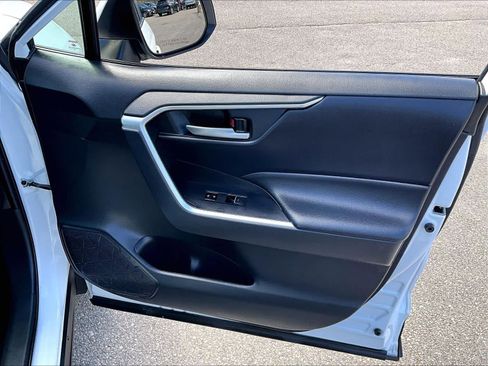 Used 2024 Toyota RAV4 XLE FWD image 12