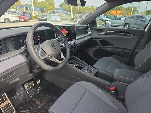 New 2026 Volkswagen Tiguan SE R-Line image 15