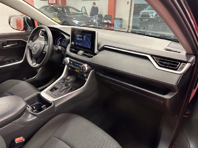 Certified 2025 Toyota RAV4 XLE AWD/4WD image 17