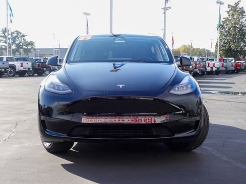 Used 2025 Tesla Model Y Long Range image 3