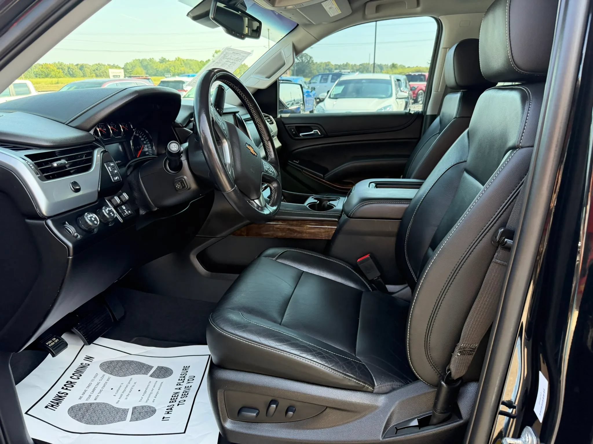 Used 2019 Chevrolet Tahoe LT w/ Luxury Package AWD/4WD image 5