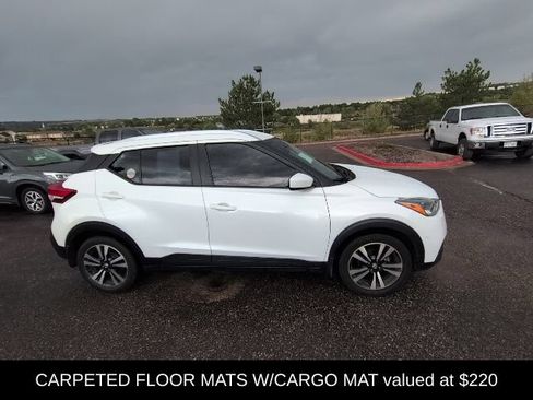 Used 2019 Nissan Kicks SV FWD image 4