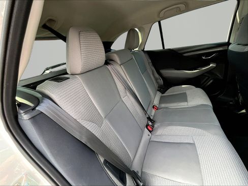 Used 2024 Subaru Outback Premium AWD/4WD image 25