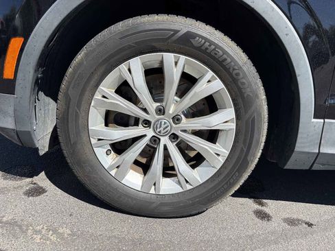Used 2018 Volkswagen Tiguan S image 10