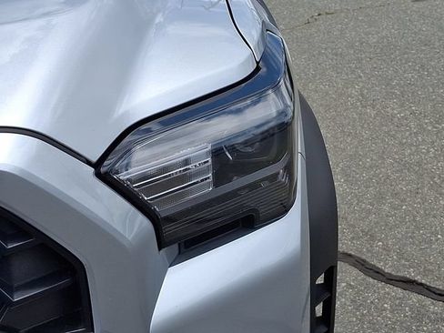 Used 2025 Toyota 4Runner TRD Off-Road AWD/4WD image 9