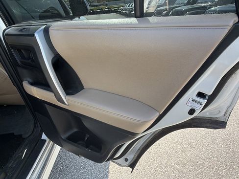 Used 2011 Toyota 4Runner SR5 w/ Convenience Pkg image 21